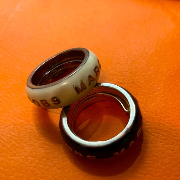 Marc by Marc Jacobs Logo Rings Creme and Black 7 - Picture 1 of 7